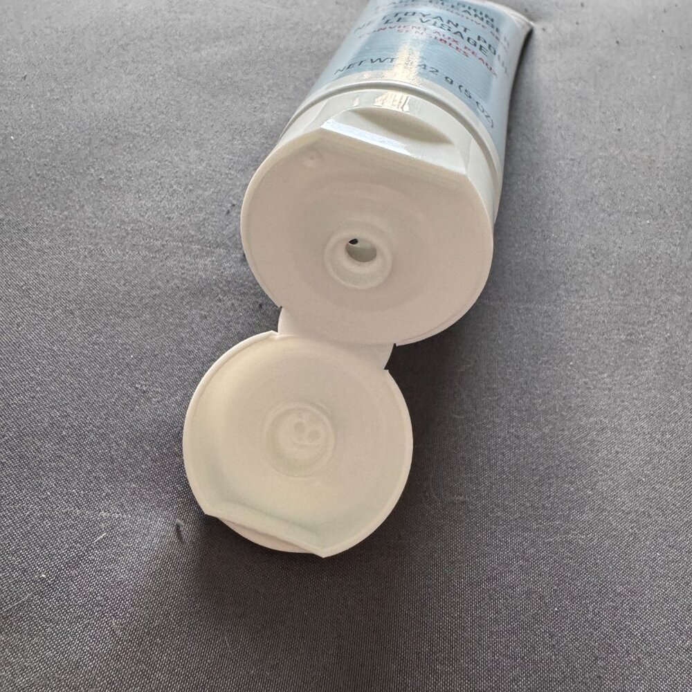 First Aid Beauty | NEW Pure Skin Face Cleanser, 5 oz / 142g - Picture 5 of 8